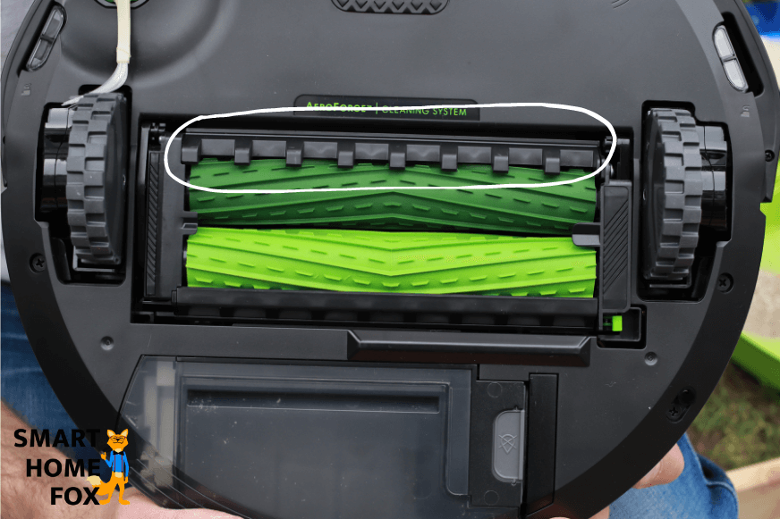 Noppen des iRobot Roomba i3 in der Nahansicht